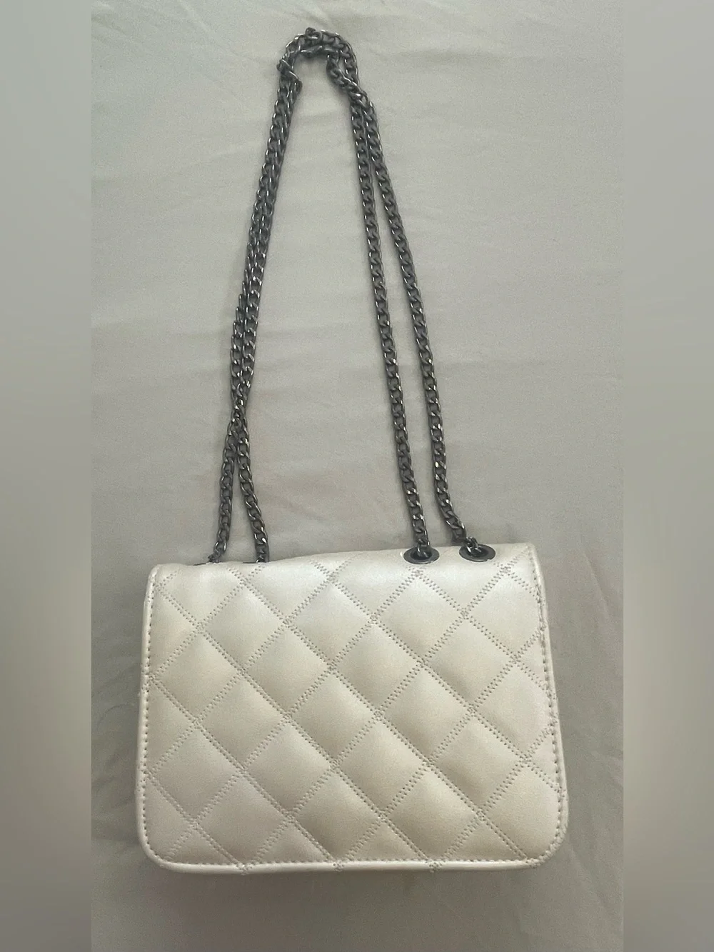 Quilted Chain Strap Shoulder Bag in Cream